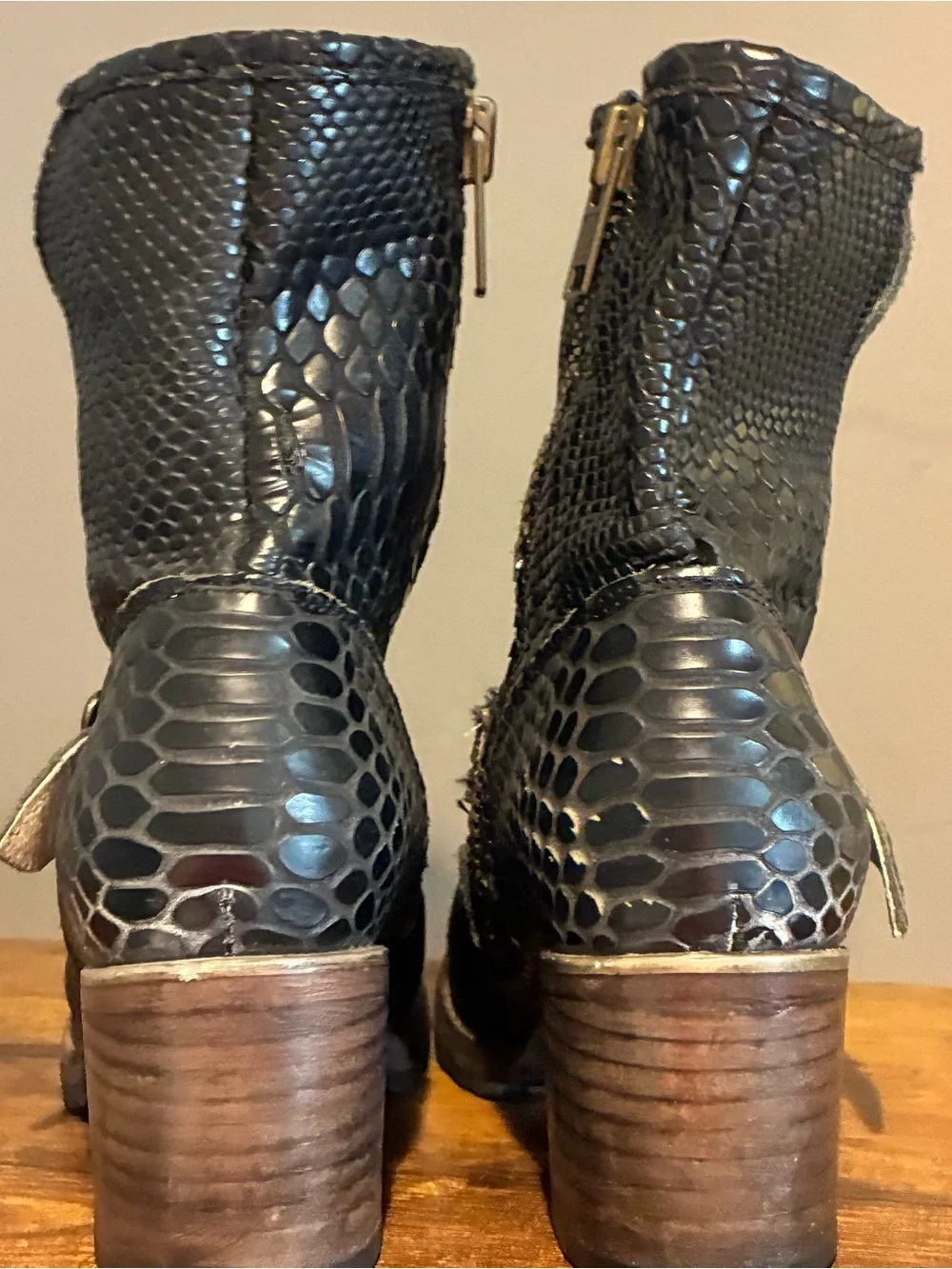 Freebird by Steven Carlito Black Reptile Embossed Leather Ankle Boots Size 6